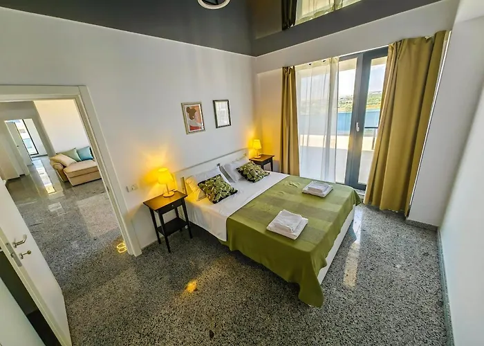 Spectacular Penthouse By The In Mamaia Nord