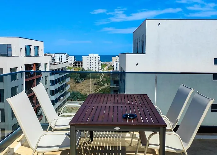 Spectacular Penthouse By The In Mamaia Nord Apartamento