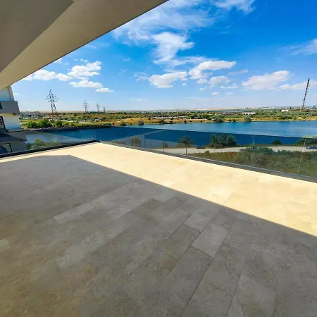 Spectacular Penthouse By The In Mamaia Nord *