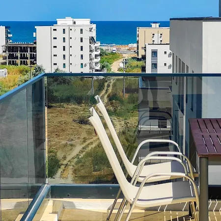 Spectacular Penthouse By The In Mamaia Nord Apartman *